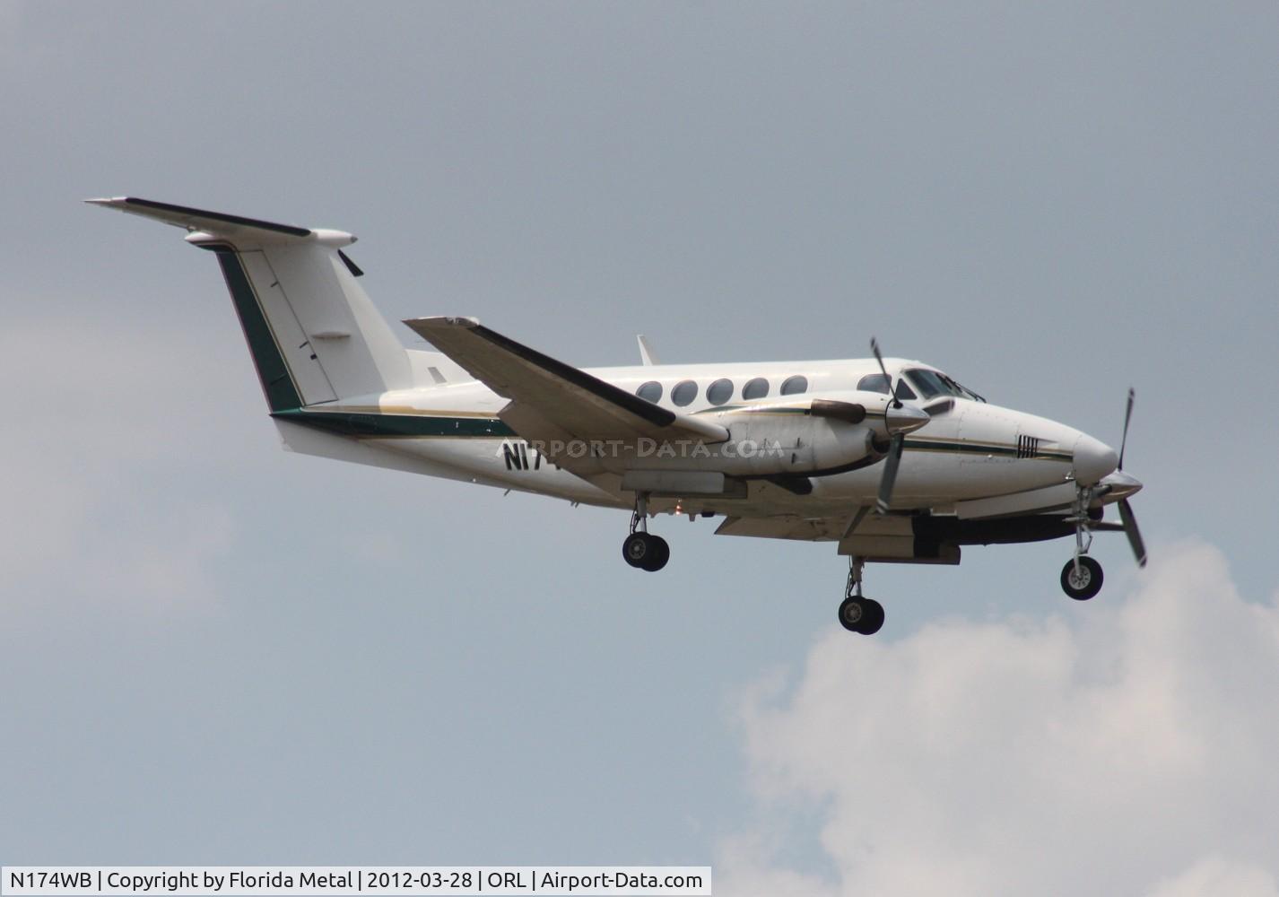 N174WB, 1981 Beech 200 C/N BB-804, Beech 200