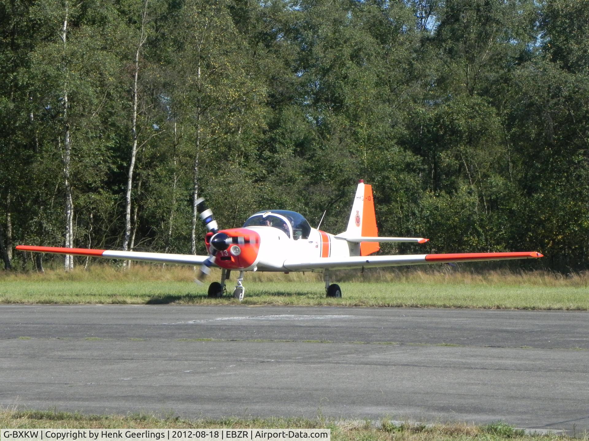 G-BXKW, 1988 Slingsby T-67M-200 Firefly C/N 2061, Fly In