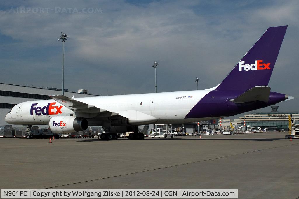 N901FD, 1993 Boeing 757-2B7 C/N 27122, visitor