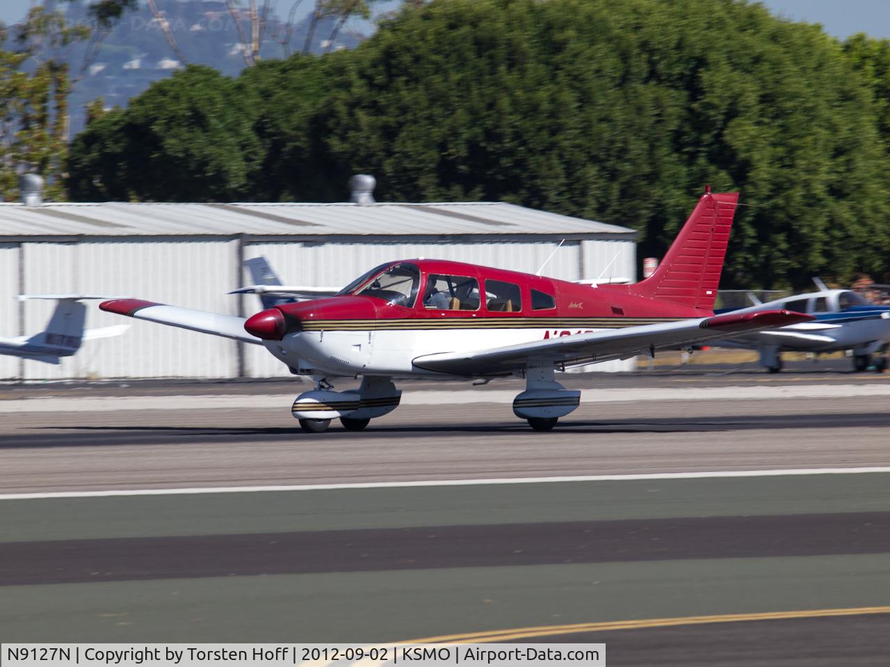 N9127N, 1993 Piper PA-28-181 C/N 2890175, N9127N departing from RWY 21