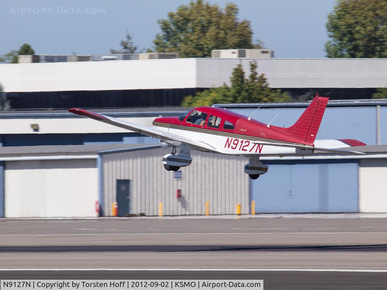 N9127N, 1993 Piper PA-28-181 C/N 2890175, N9127N departing from RWY 21