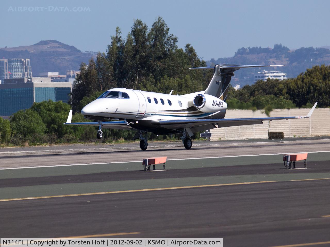 N314FL, 2011 Embraer EMB-505 Phenom 300 C/N 50500050, N314FL arriving on RWY 21