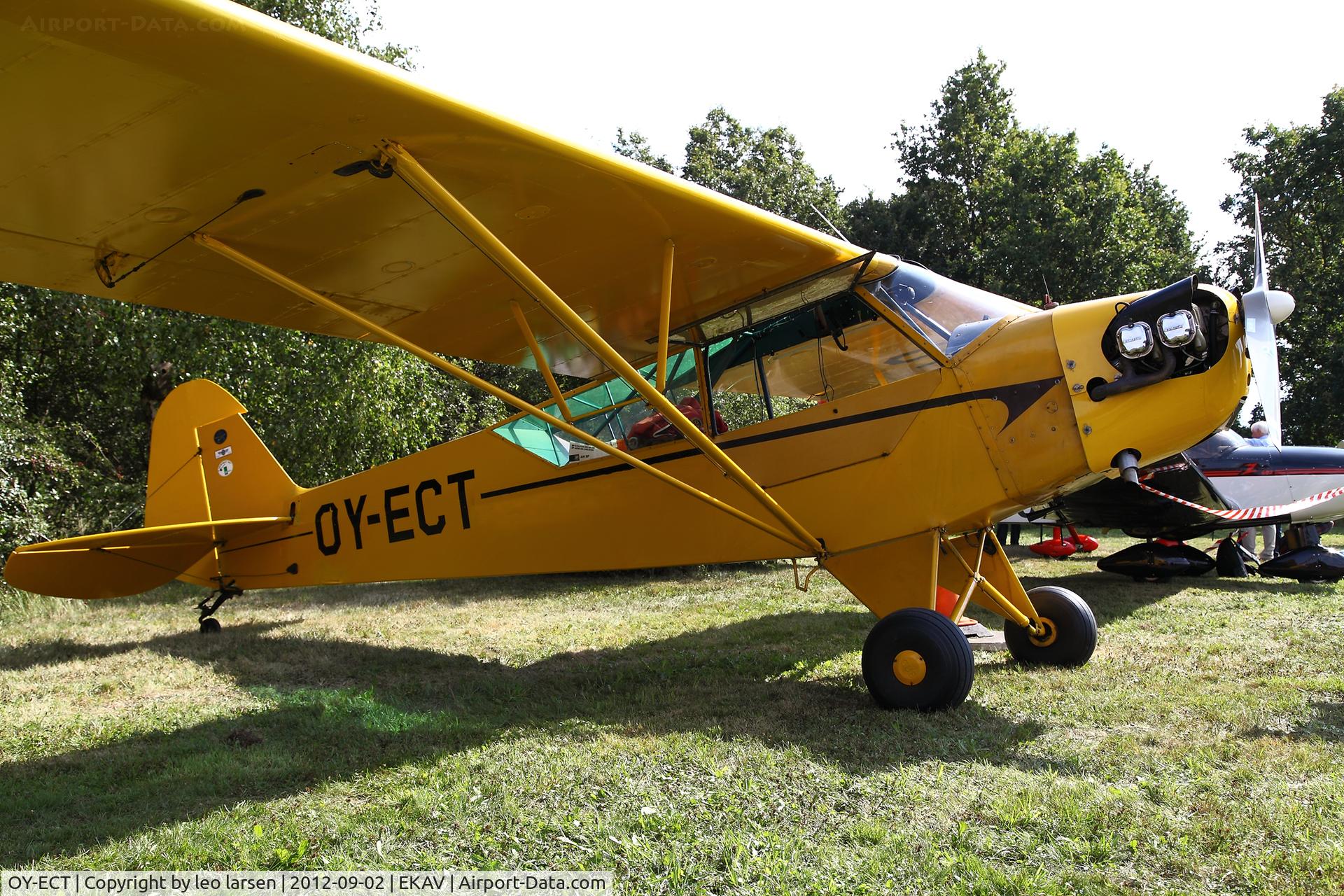 OY-ECT, 1942 Piper J3C-65 Cub C/N 22617, Aeronautisk day Avedoere Copenhagen 2.9.12