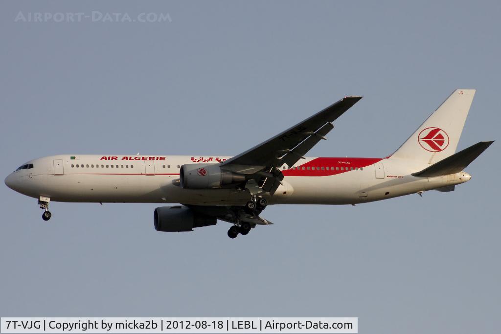 7T-VJG, 1990 Boeing 767-3D6/ER C/N 24766, Landing. Scrapped in january 2019.