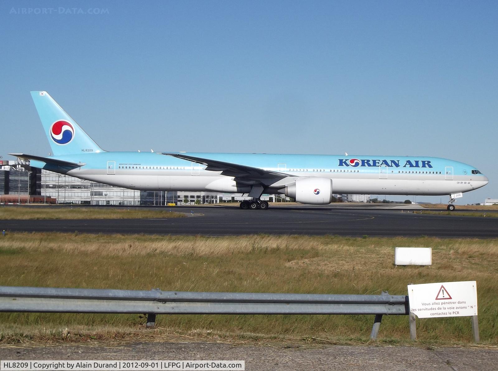 HL8209, 2010 Boeing 777-3B5/ER C/N 37646, C/N 875, ferried from PAE to ICN on dely flight on 2010-06-09/10.