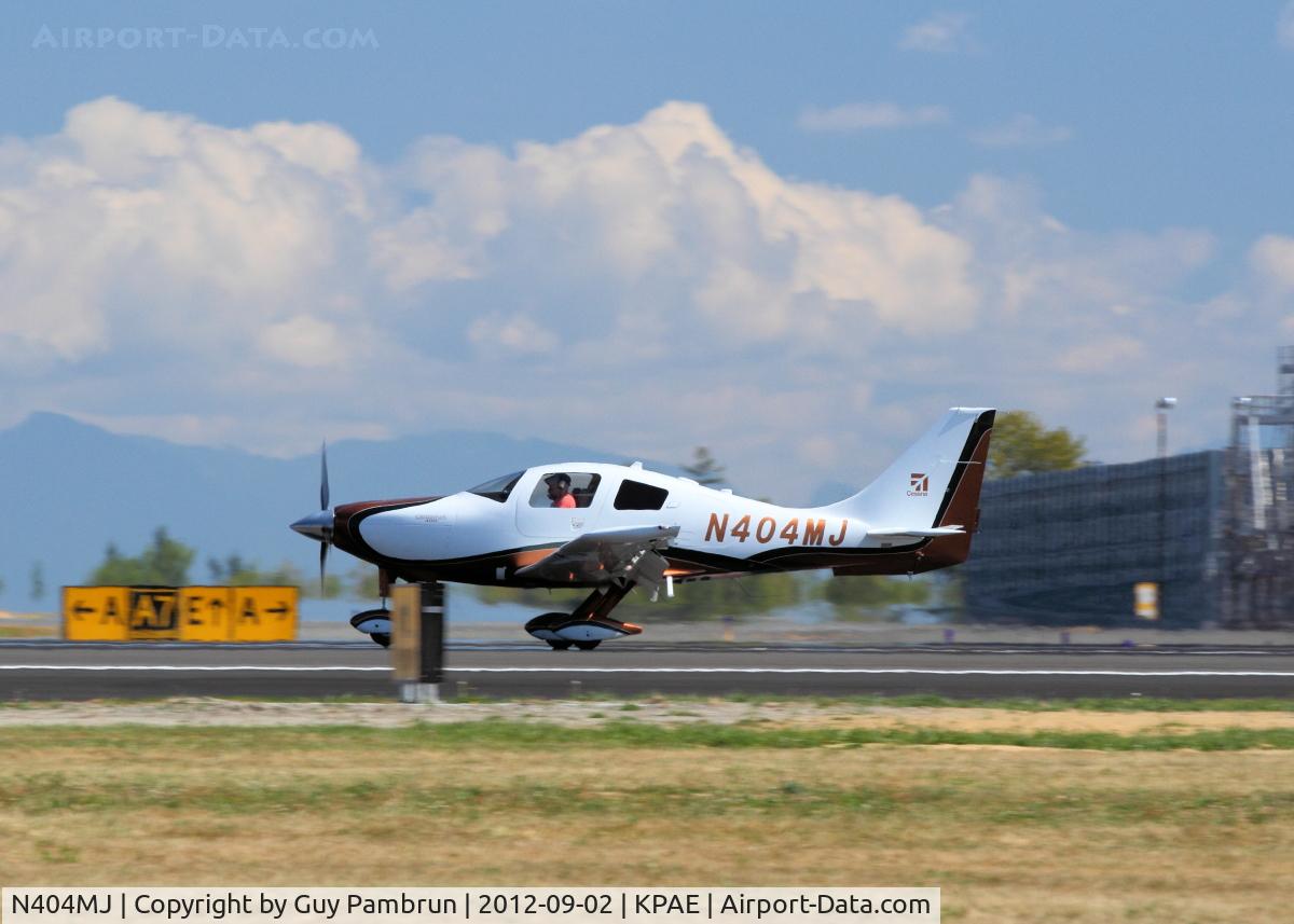 N404MJ, 2008 Cessna LC41-550FG C/N 411074, Departing