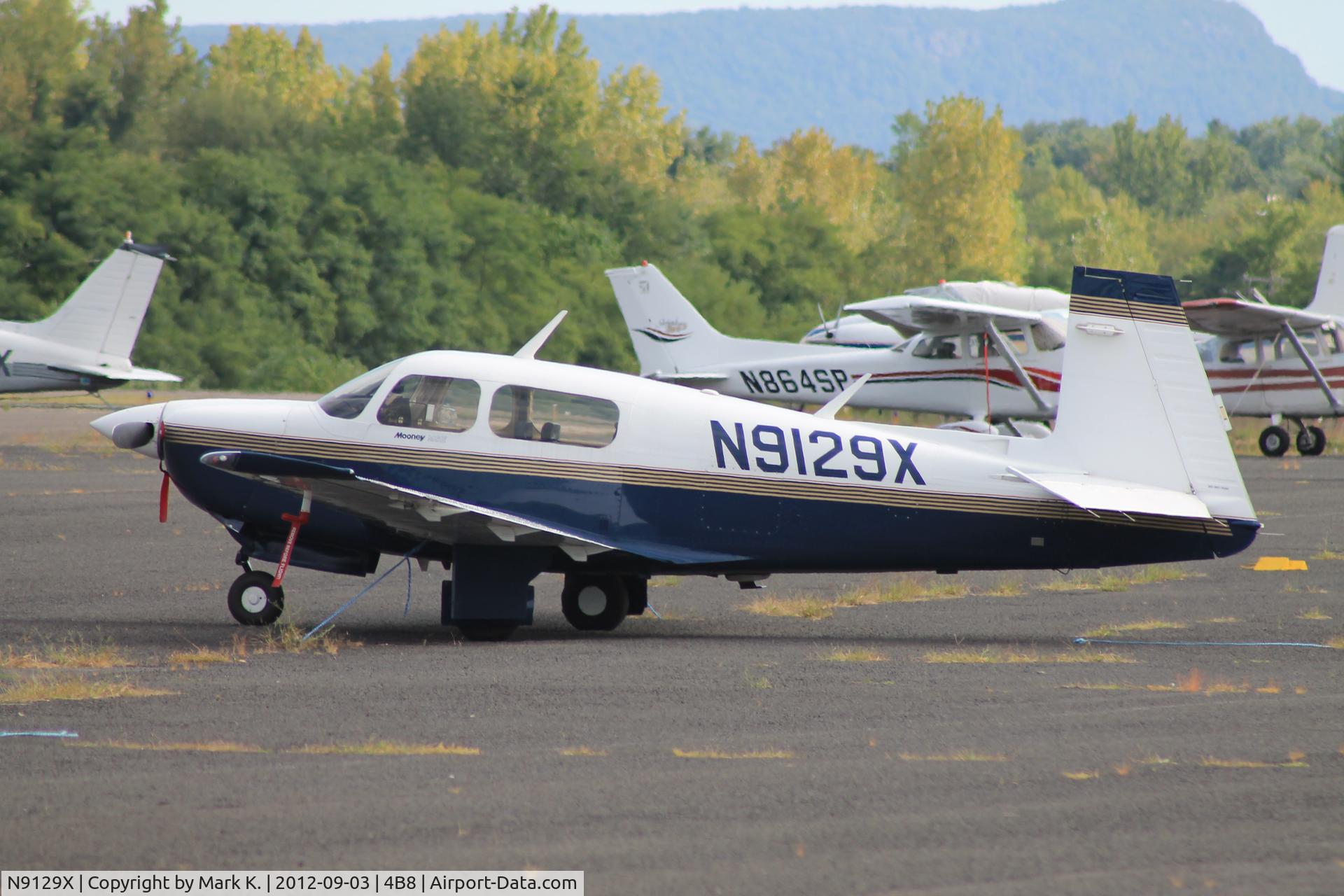 N9129X, 1994 Mooney M20J 201 C/N 24-3347, N9129X parked at Robertson Field after a flight from Tri-Cities (KCZG).