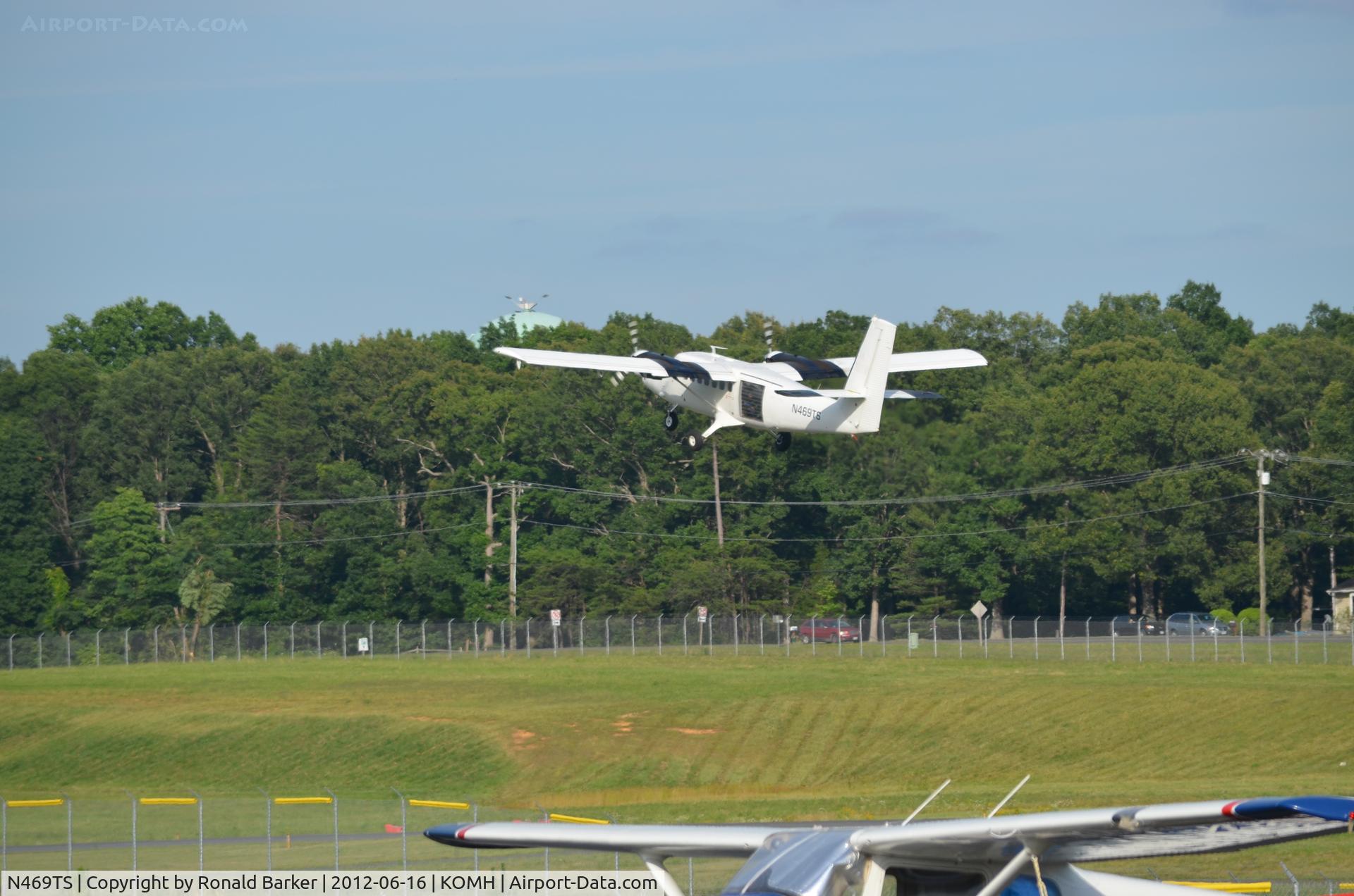 N469TS, 1968 De Havilland Canada DHC-6-200 Twin Otter C/N 149, Takeoff Orange