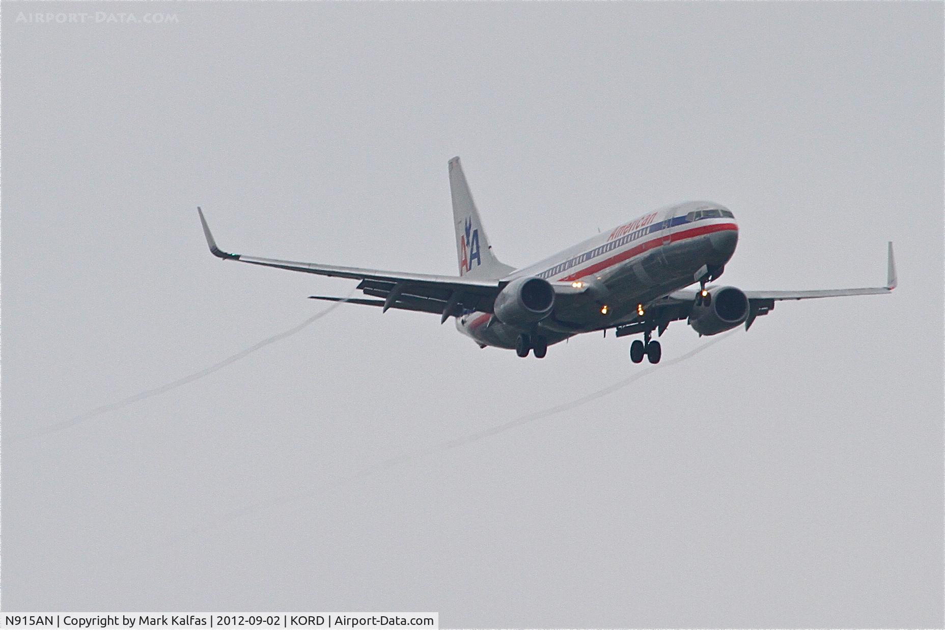 N915AN, 1999 Boeing 737-823 C/N 29516, American Airlines Boeing 737-823, AAL329 arriving from KLGA, RWY 10 approach KORD.
