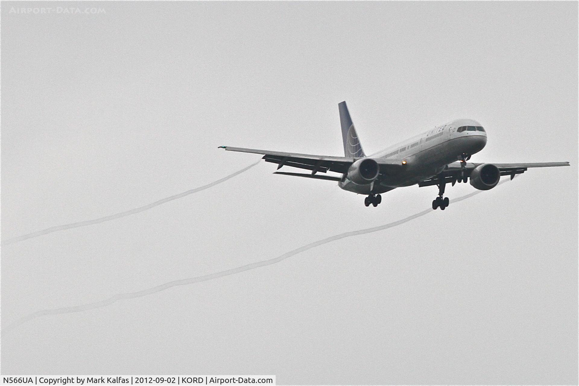 N566UA, 1992 Boeing 757-222 C/N 26670, United Airlines Boeing 757-222, UAL688 arriving from San Francisco International, on approach to RWY 10 KORD.