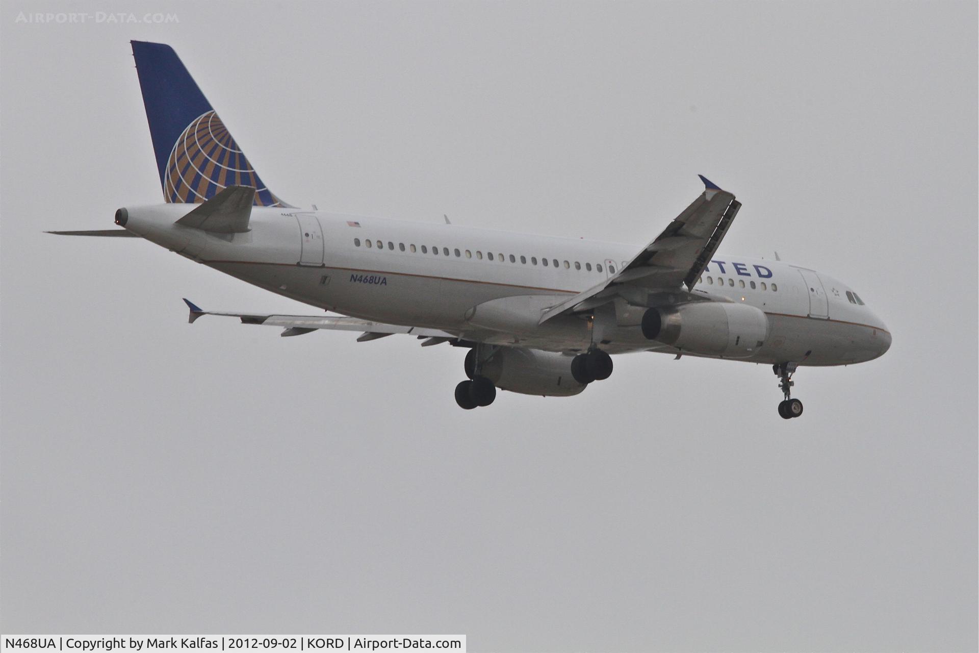 N468UA, 2000 Airbus A320-232 C/N 1363, United Airlines Airbus A320-232, UAL566 arriving from KIAH, RWY 10 approach KORD.
