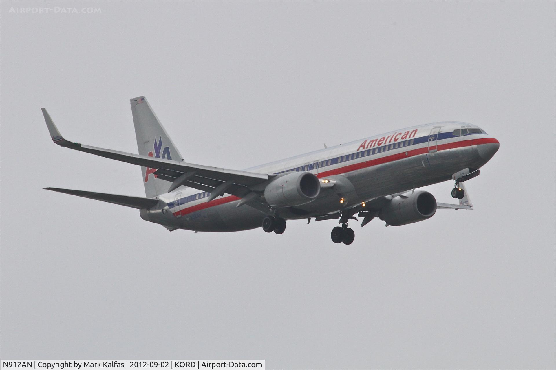 N912AN, 1999 Boeing 737-823 C/N 29513, American Airlines Boeing 737-823, AAL2098 arriving from KLAX, RWY 10 approach KORD.