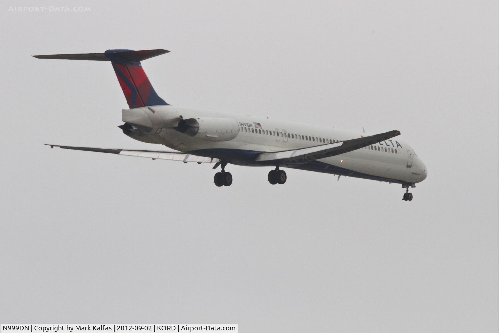 N999DN, 1992 McDonnell Douglas MD-88 C/N 53371, Delta Airlines McDonnell Douglas MD-88, DAL1832 arriving from KMSP, RWY 10 approach KORD.