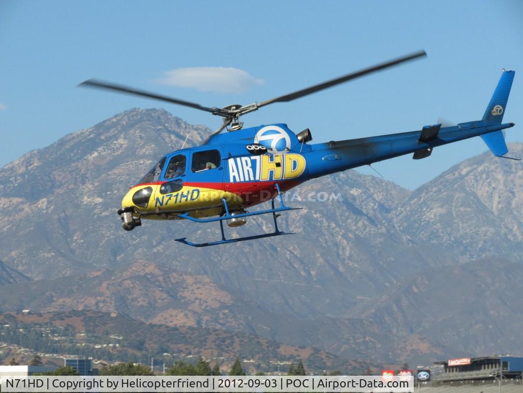 N71HD, 2004 Eurocopter AS-350B-2 Ecureuil Ecureuil C/N 3849, Airbourne and turning northerly to head to Williams Fire