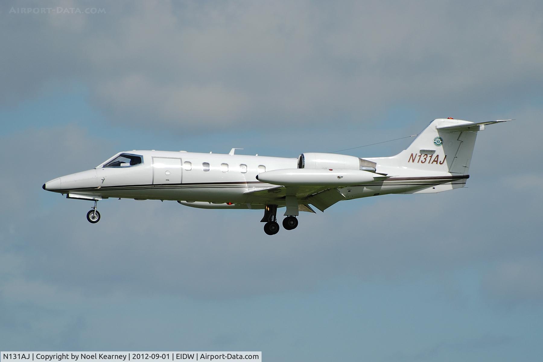 N131AJ, 1981 Gates Learjet 35A C/N 381, Landing Rwy 28 at EIDW