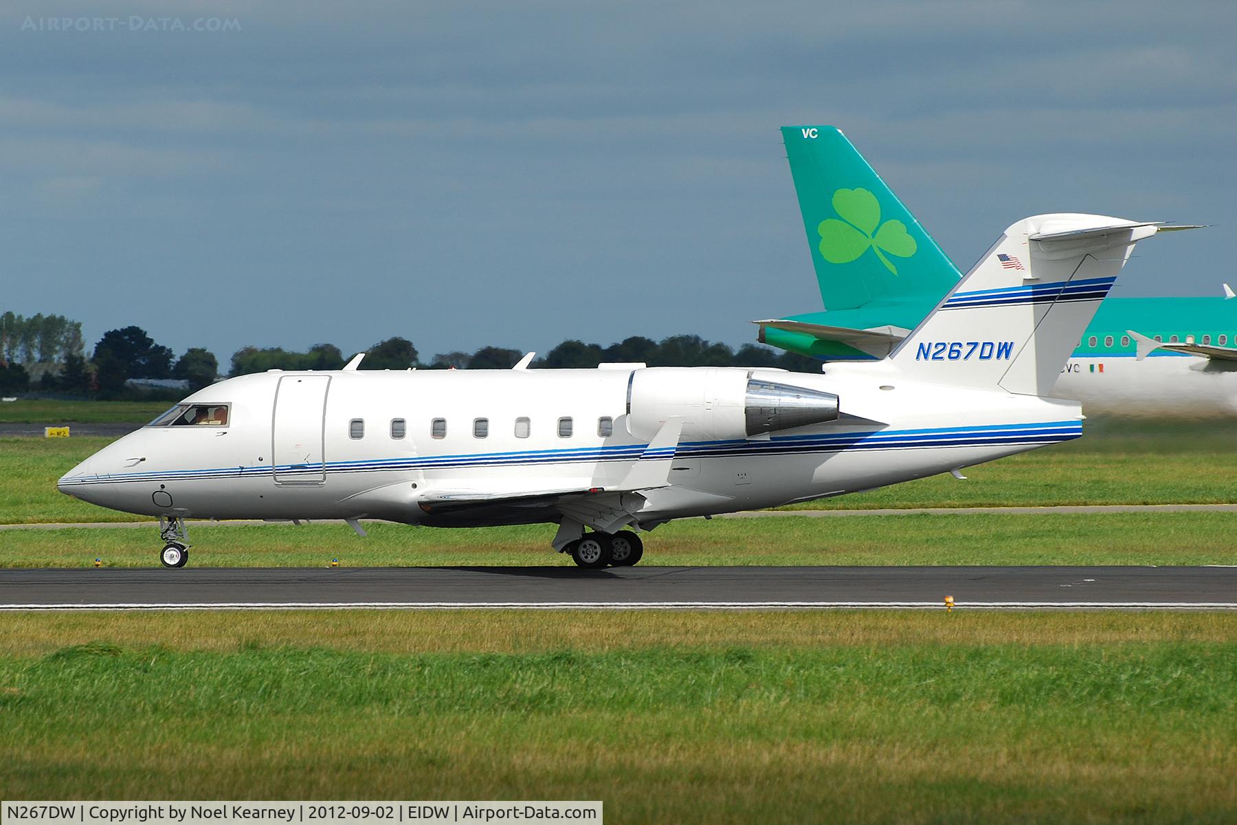 N267DW, 1998 Bombardier Challenger 604 (CL-600-2B16) C/N 5391, Lined up for departure off Rwy 28 at EIDW.