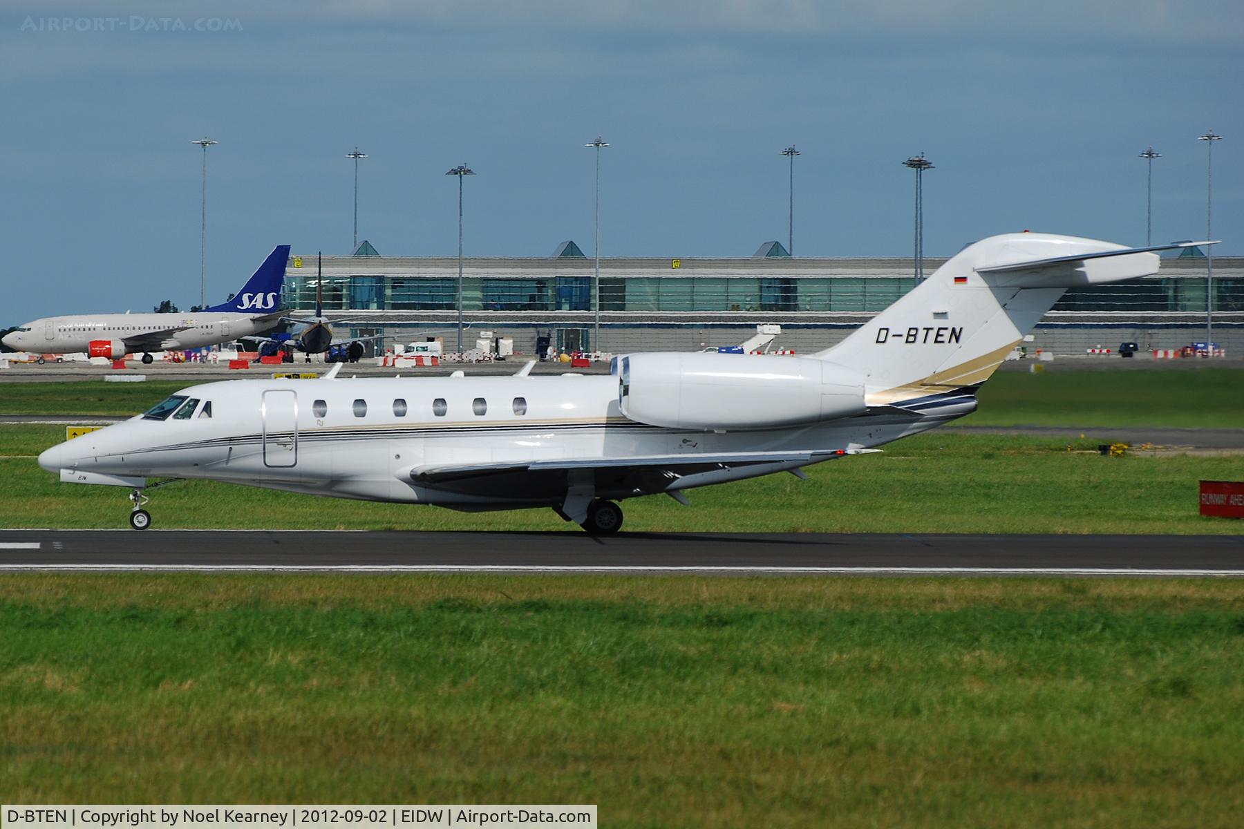 D-BTEN, 1999 Cessna 750 Citation X Citation X C/N 750-0085, Lined up for departure off Rwy 28 at EIDW.