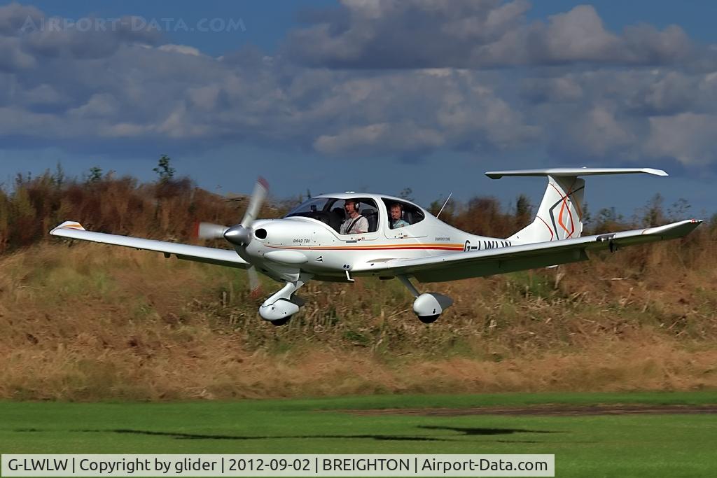 G-LWLW, 2003 Diamond DA-40D Diamond Star C/N D4.052, Fine lines