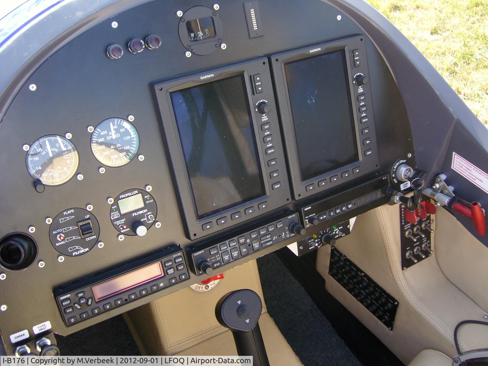 I-B176, 2017 Blackshape Prime BS 100 C/N BPU026, cockpit Black shape/Millennium ; Airshow Meeting Blois Fr.