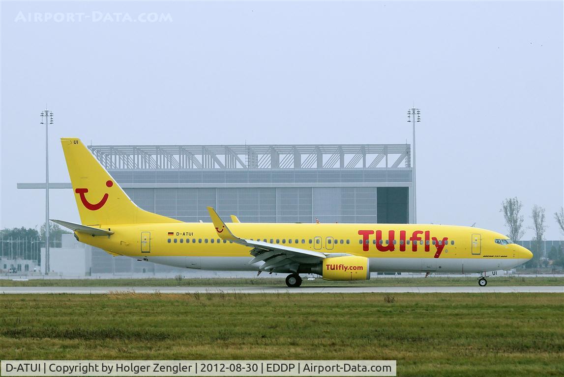 D-ATUI, 2011 Boeing 737-8K5 C/N 37252, Arrival from Turkey (not from Canary Islands!) on roll out to the end.....