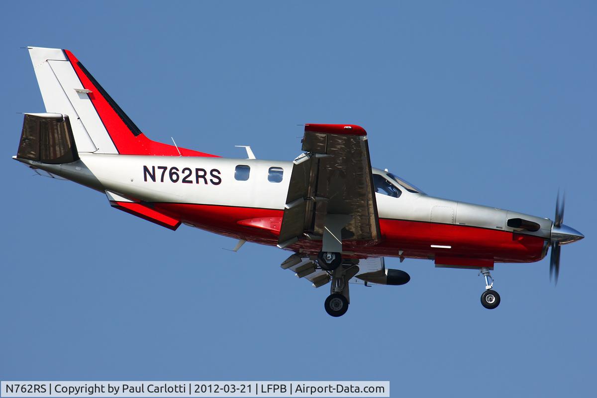N762RS, 2001 Socata TBM-700 C/N 199, Sharp looking TBM-700 on final approach for Rwy 07.