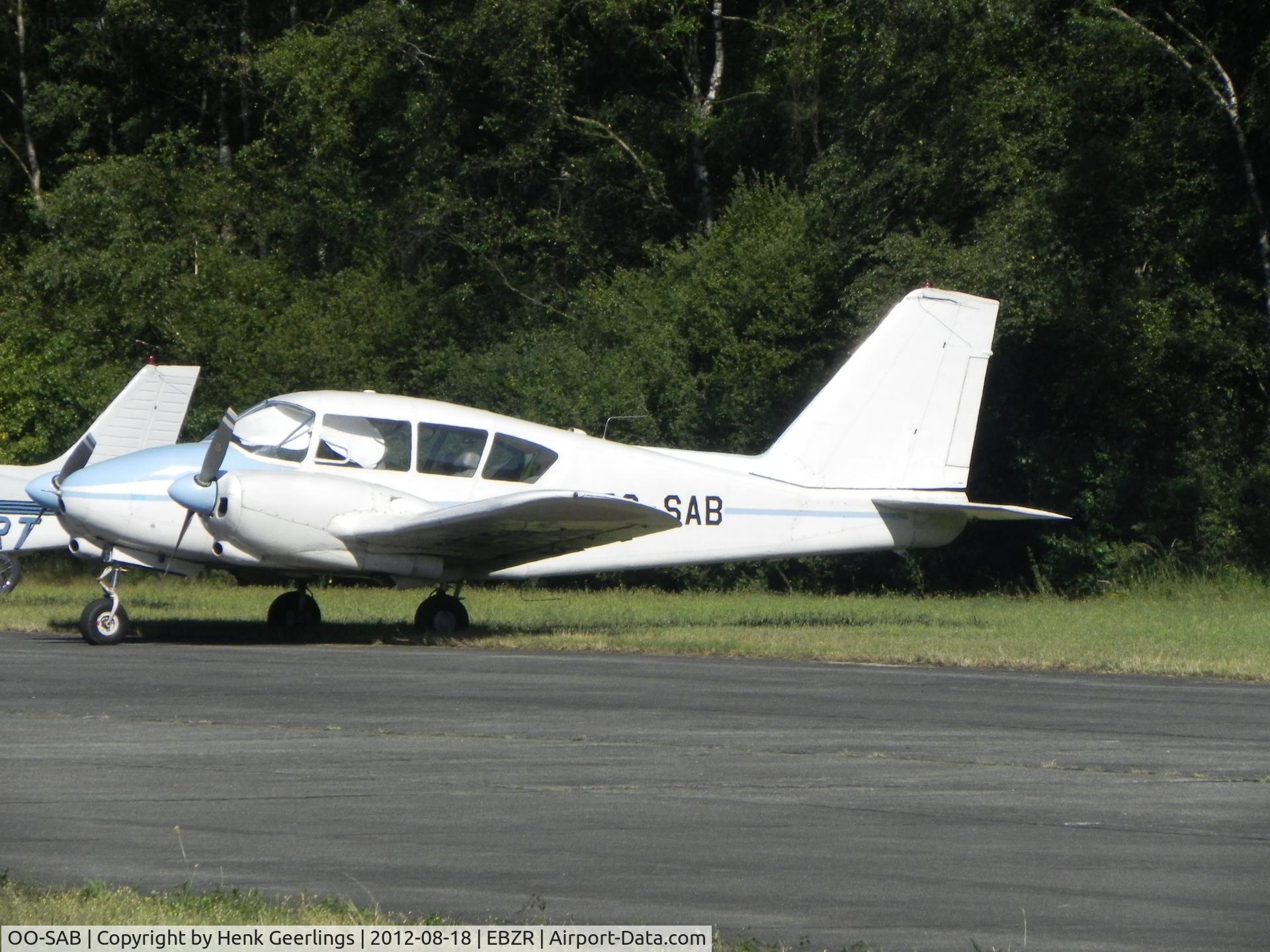 OO-SAB, 1960 Piper PA-23-250 Aztec C/N 27-152, Fly In