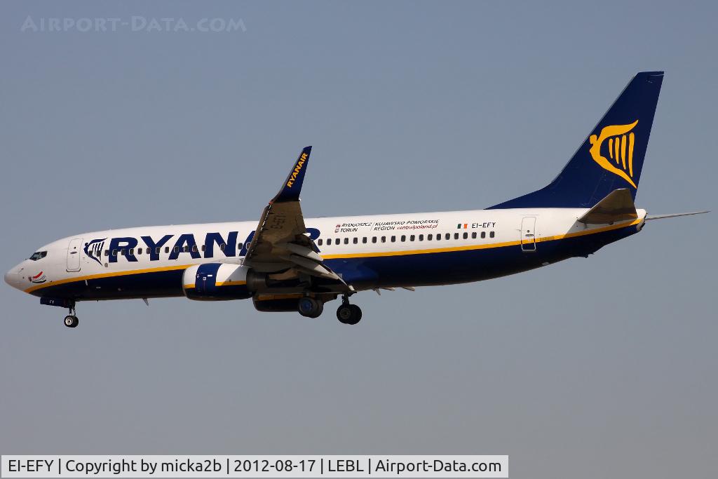 EI-EFY, 2009 Boeing 737-8AS C/N 35020, Landing