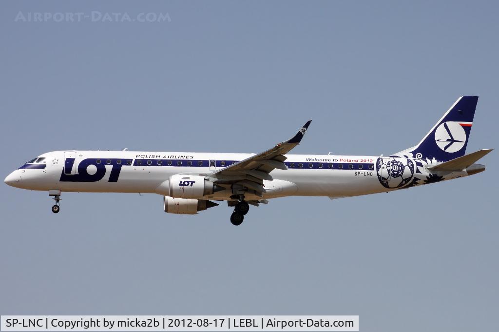 SP-LNC, 2011 Embraer 195LR (ERJ-190-200LR) C/N 19000462, Landing