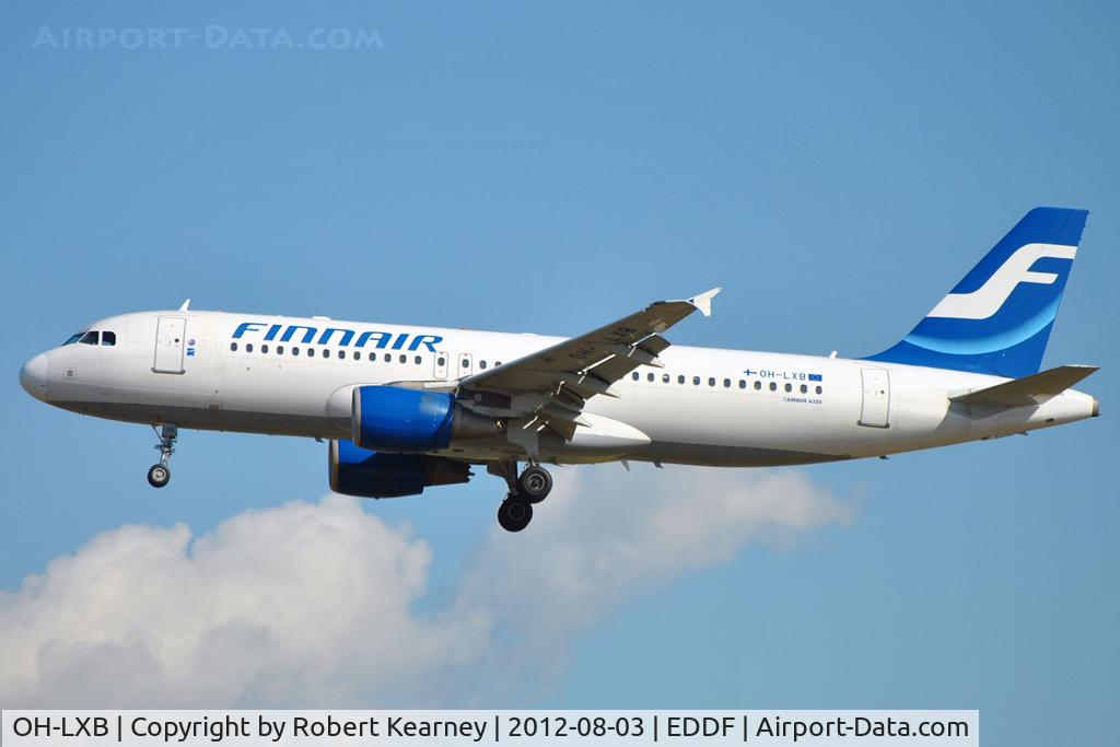 OH-LXB, 2001 Airbus A320-214 C/N 1470, On approach for r/w 25L
