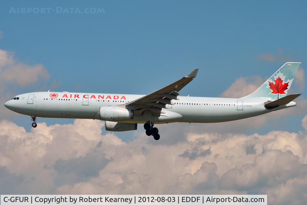 C-GFUR, 2000 Airbus A330-343 C/N 344, On approach for r/w 25L