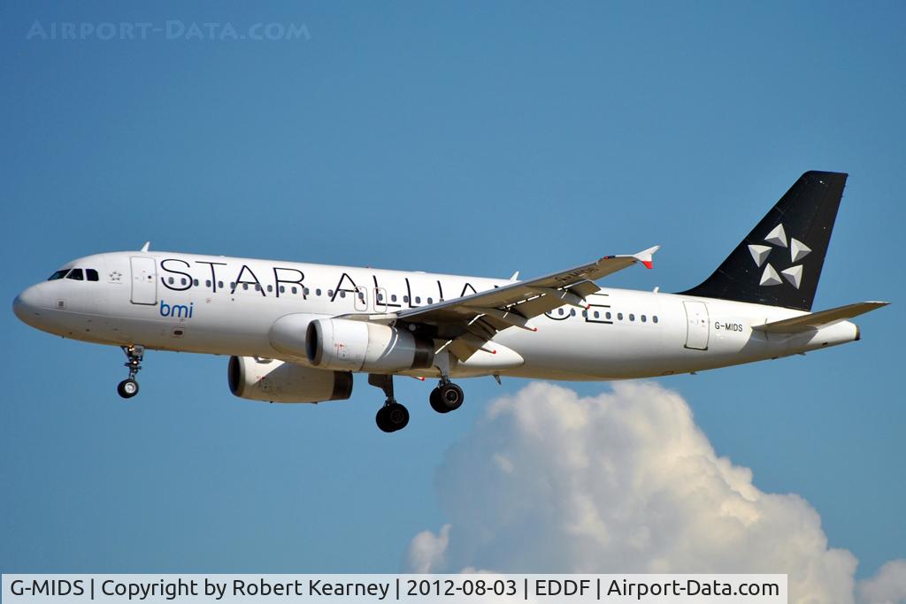 G-MIDS, 2001 Airbus A320-232 C/N 1424, On approach for r/w 25L