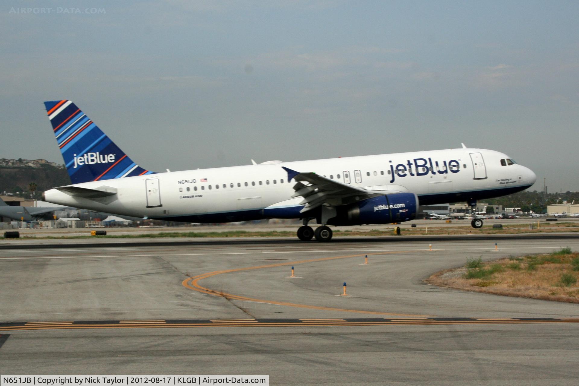 N651JB, 2007 Airbus A320-232 C/N 2992, JetBlue landing on Rwy 30