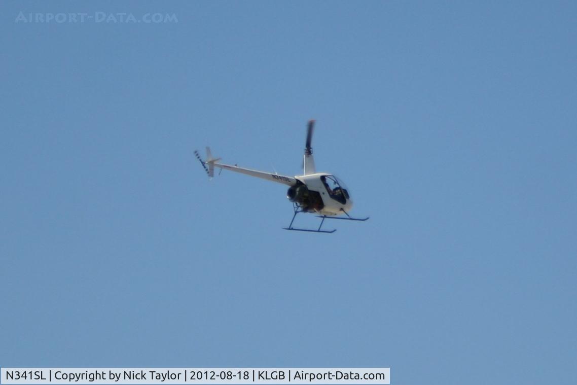 N341SL, 1993 Robinson R22 Beta C/N 2299, Flying the pattern at LGB
