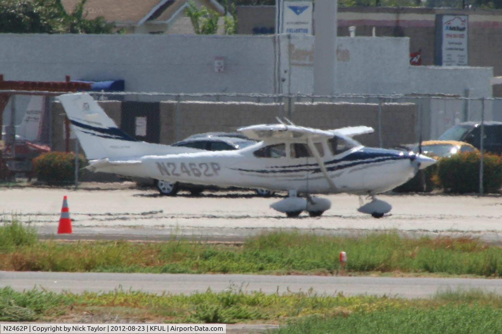 N2462P, 2005 Cessna 182T Skylane C/N 18281733, Parked on the south side