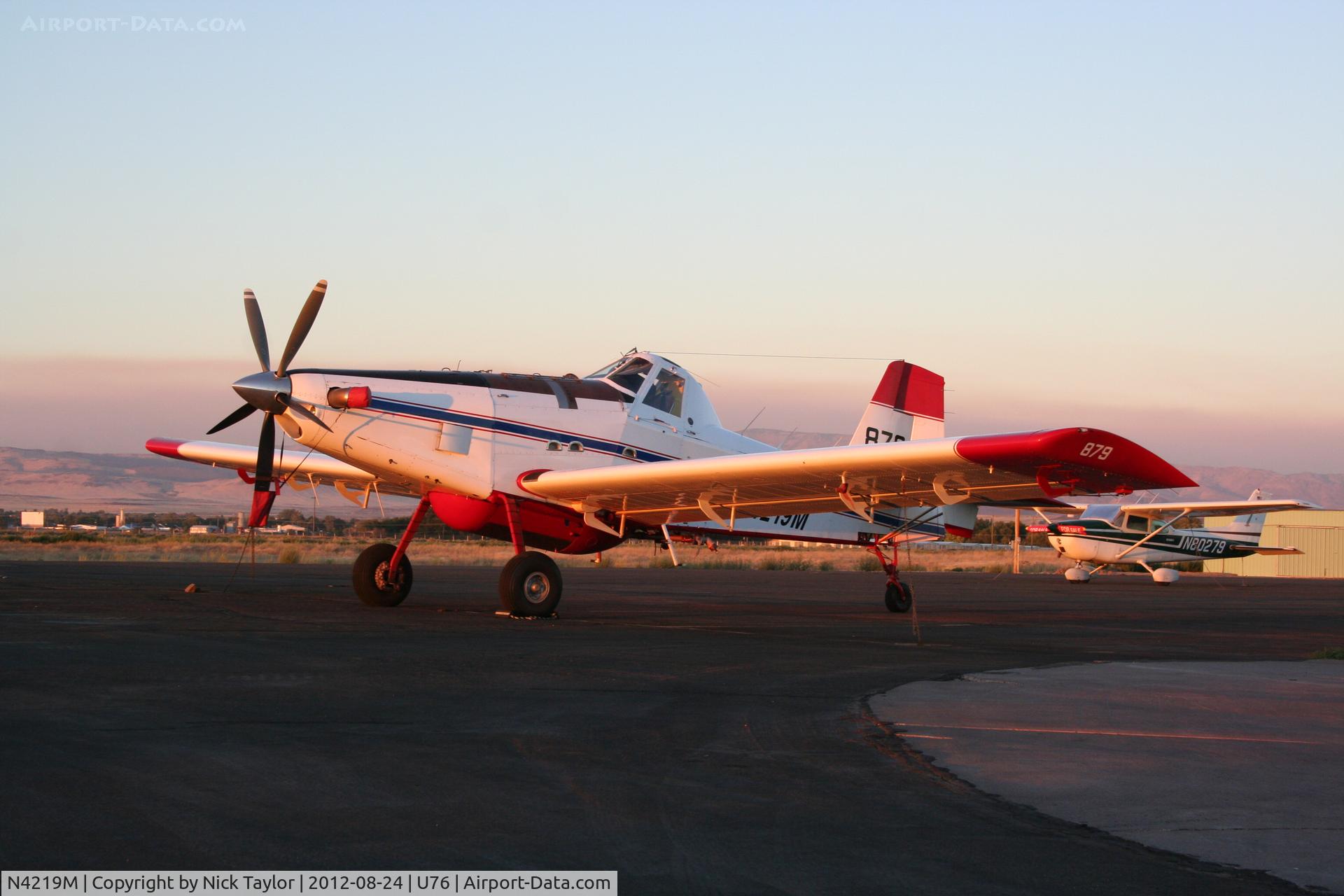 N4219M, 2007 Air Tractor Inc AT-802A C/N 802A-0264, Western Pilot Service AT-802A parked on the ramp. Smoke from the Trinity fire blows in the background.