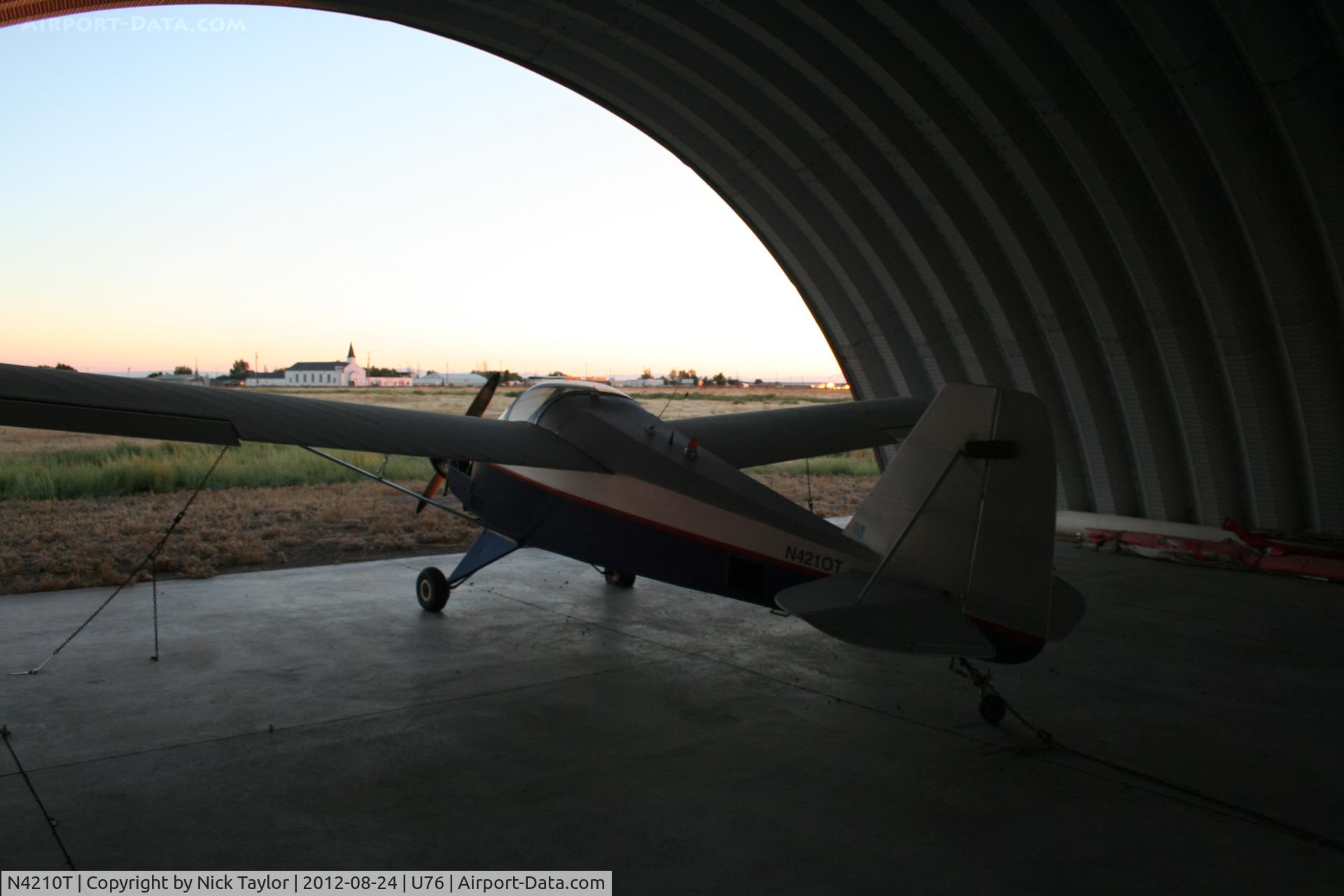 N4210T, 2001 Hapi Cygnet SF-2A C/N 367, Parked under the round open hangar