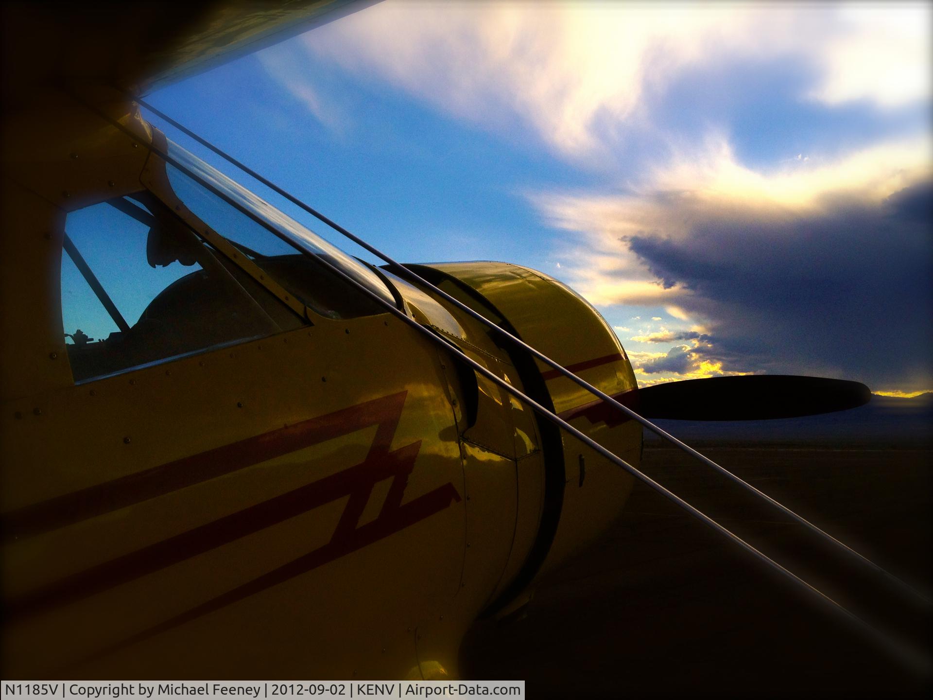 N1185V, 1944 Beech D17S Staggerwing C/N 6746, N1185V KENV 2012