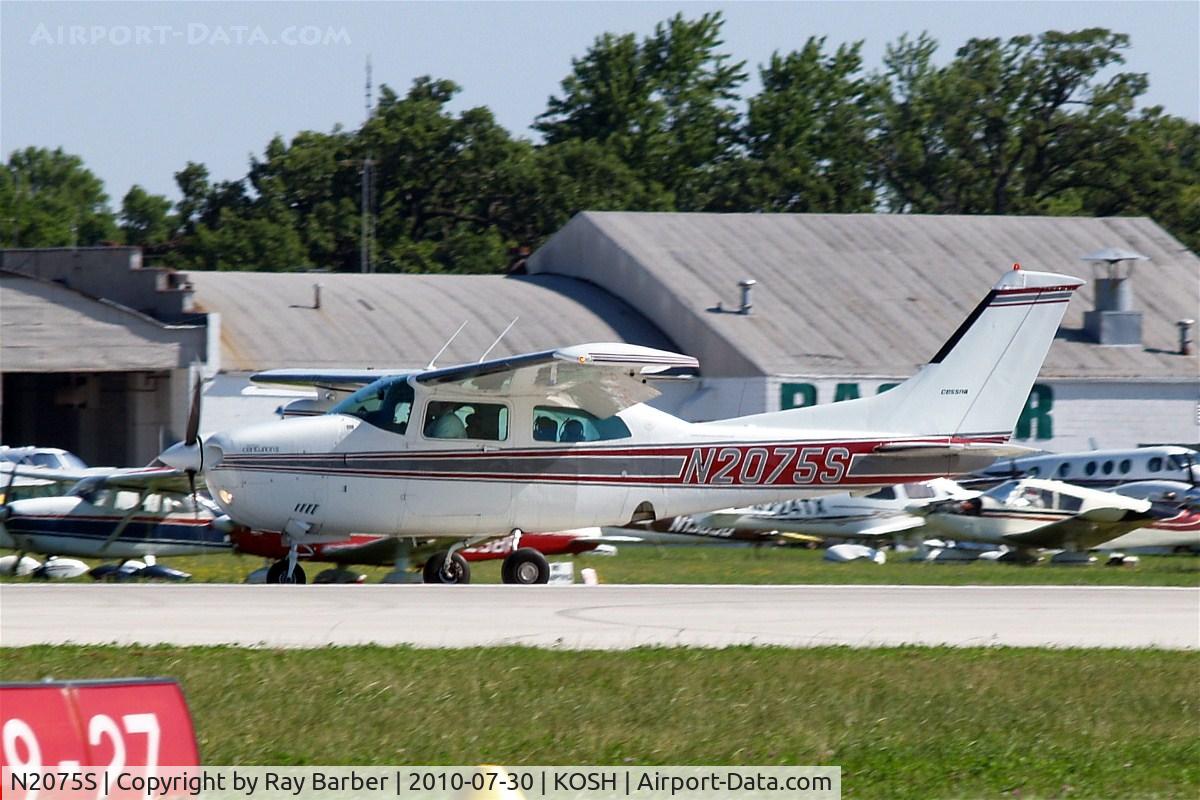 N2075S, 1976 Cessna T210M Turbo Centurion C/N 21061042, Cessna T.210M Turbo Centurion [210-61042] Oshkosh - Wittman Regional~N 30/07/2008