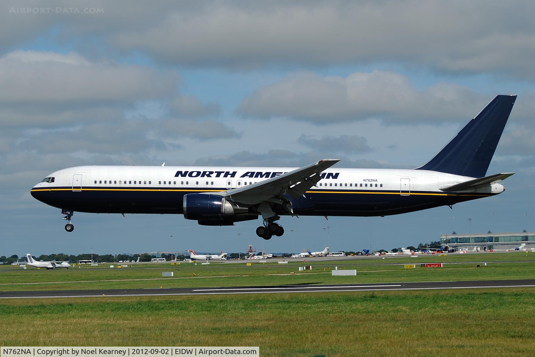N762NA, 1992 Boeing 767-319/ER C/N 24876, Landing Rwy 28 at Dublin.