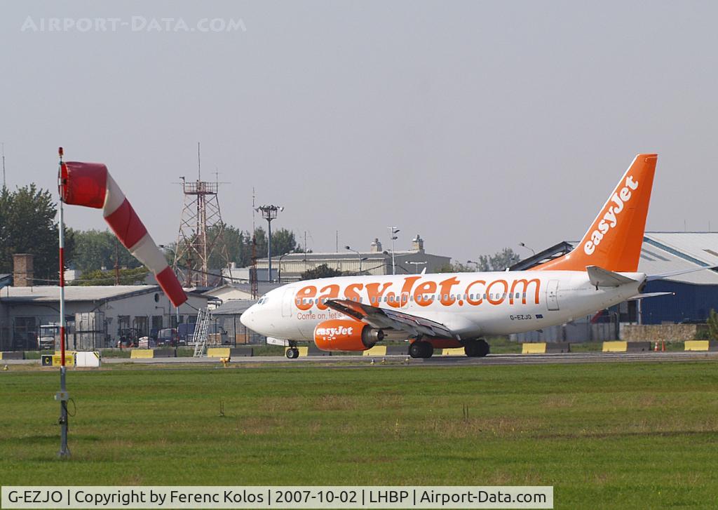 G-EZJO, 2002 Boeing 737-73V C/N 30244, Ferihegy