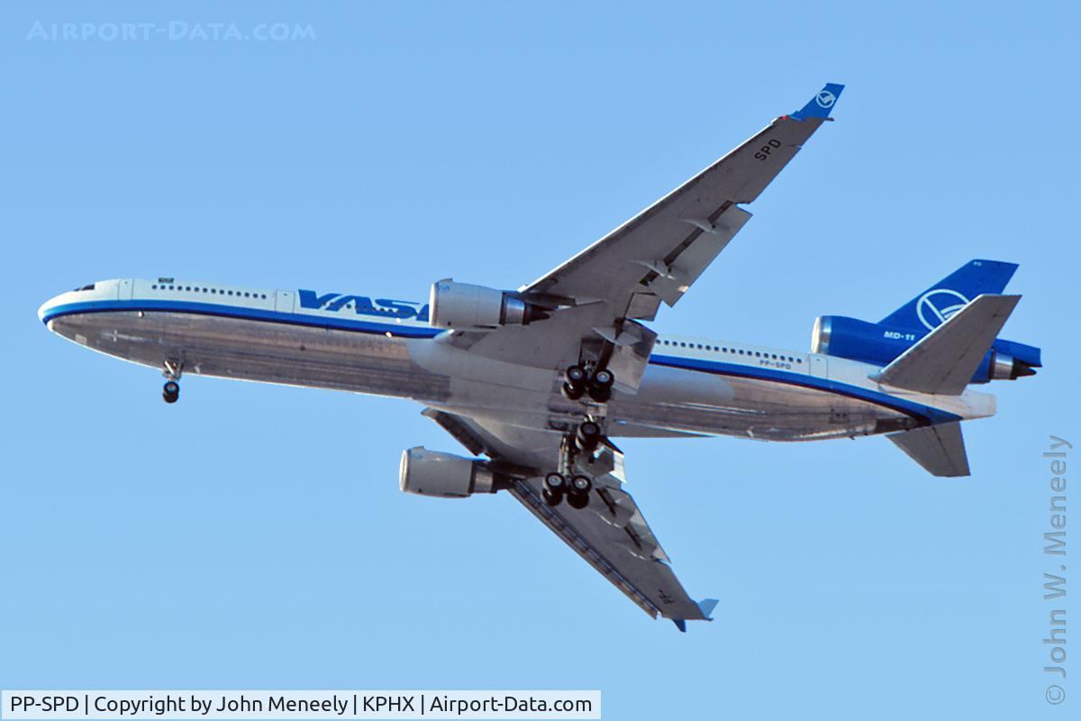 PP-SPD, 1990 McDonnell Douglas MD-11F C/N 48411, VASP MD-11 departing PHX in April 1996.