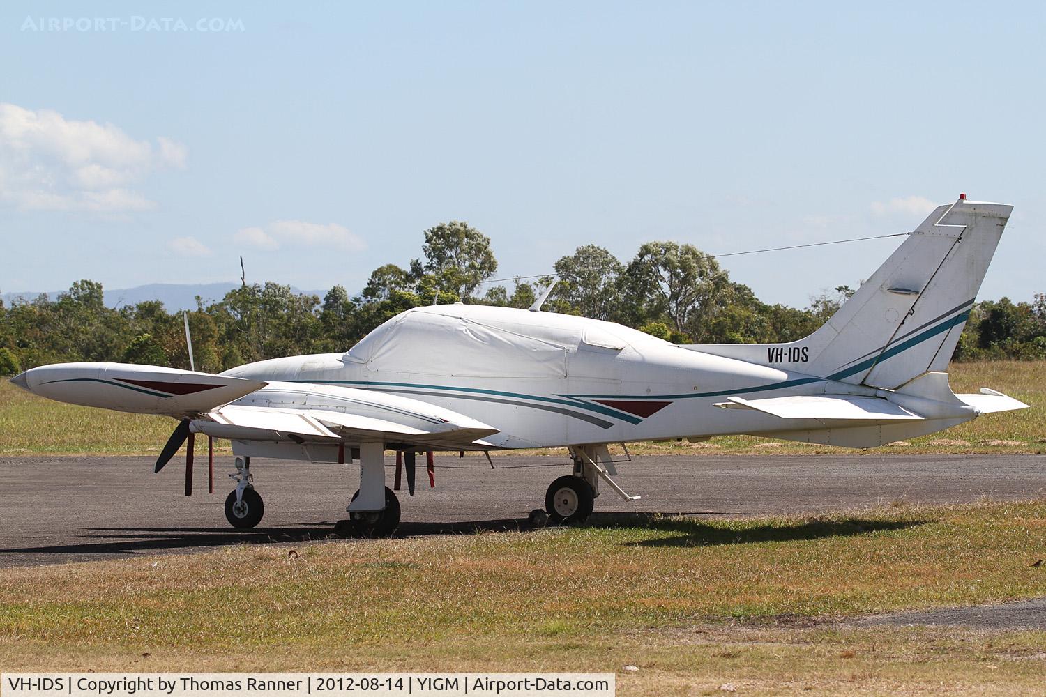 VH-IDS, Cessna 310R C/N 310R1650, Cessna 310