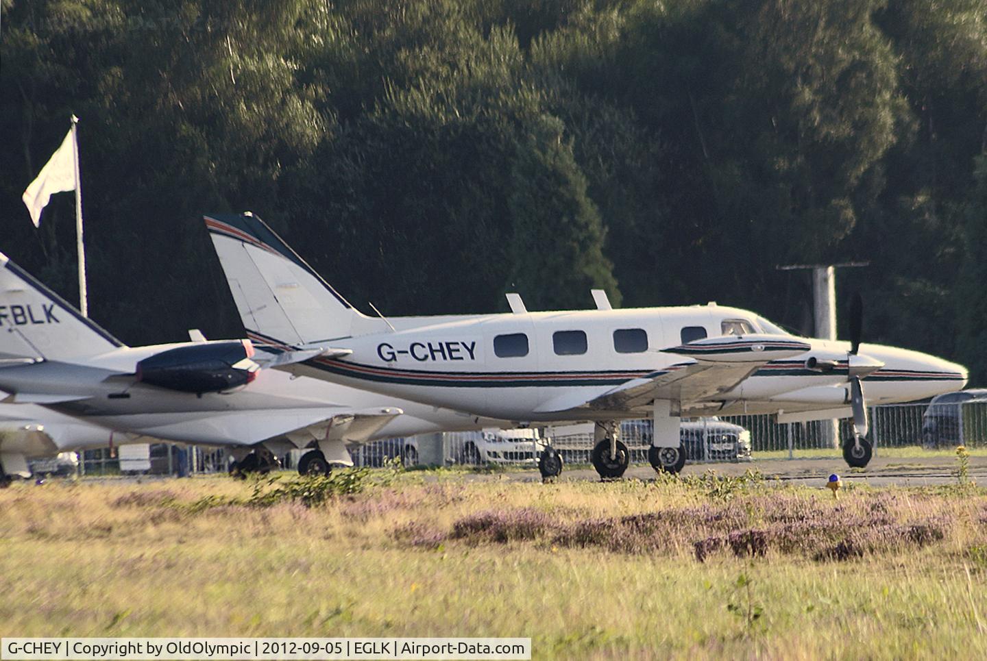G-CHEY, 1981 Piper PA-31T2-620 Cheyenne IIXL C/N 31T-8166033, DURING QUICK TURNROUND