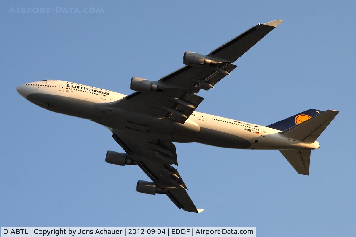 D-ABTL, 2002 Boeing 747-430 C/N 29872, Take off