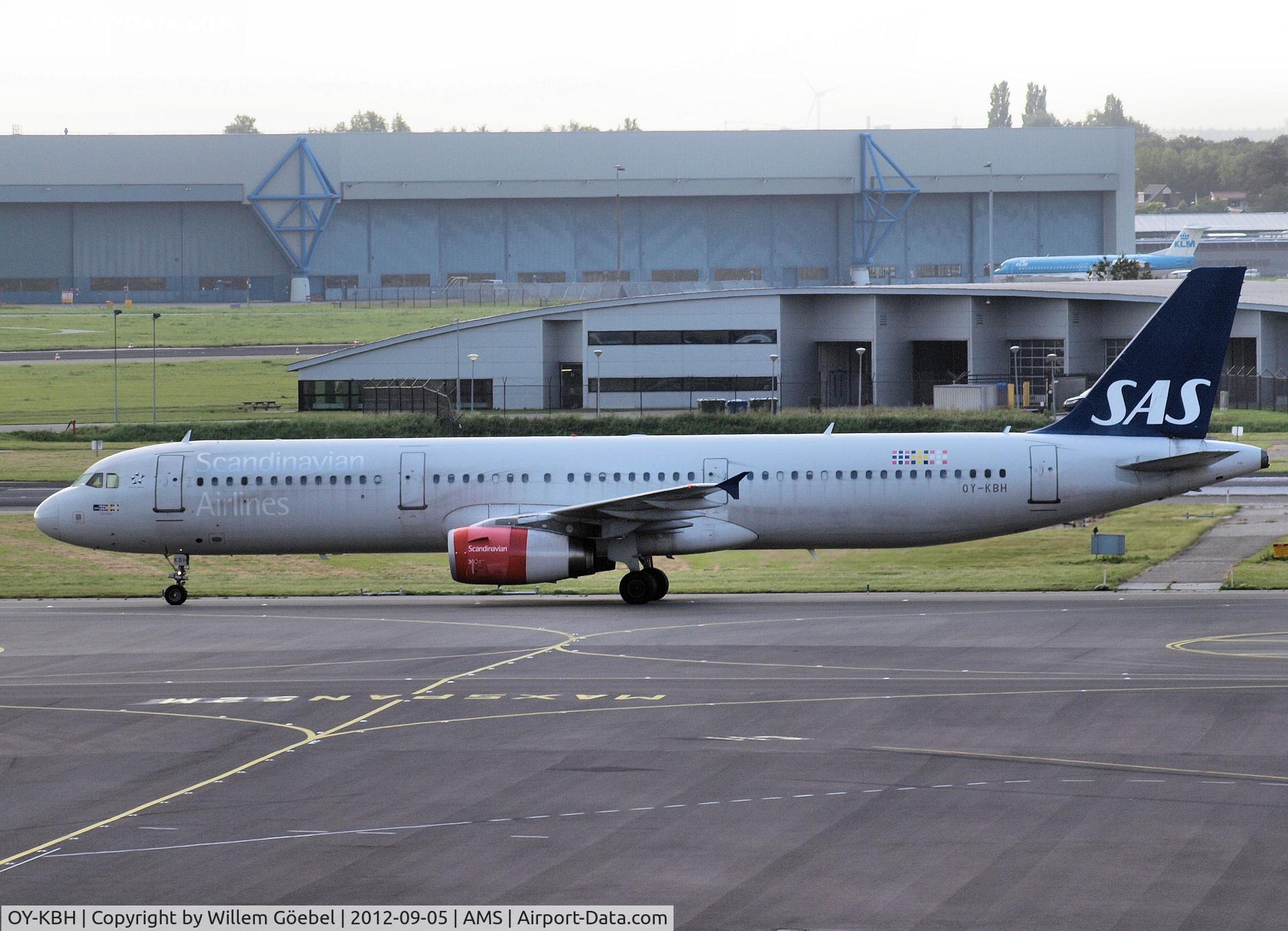 OY-KBH, 2002 Airbus A321-232 C/N 1675, Taxi to the gate of Schiphol Airport