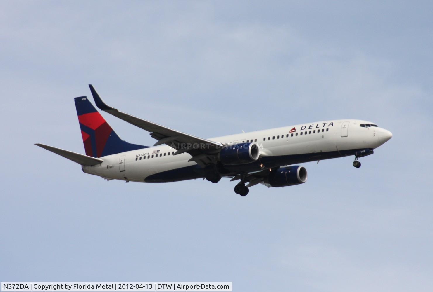N372DA, 1998 Boeing 737-832 C/N 29620, Delta 737-800