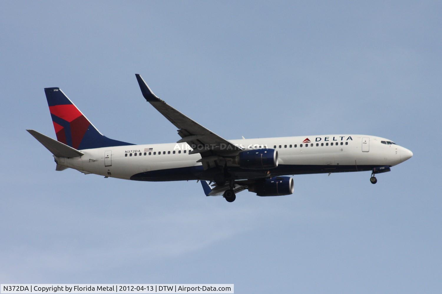 N372DA, 1998 Boeing 737-832 C/N 29620, Delta 737-800