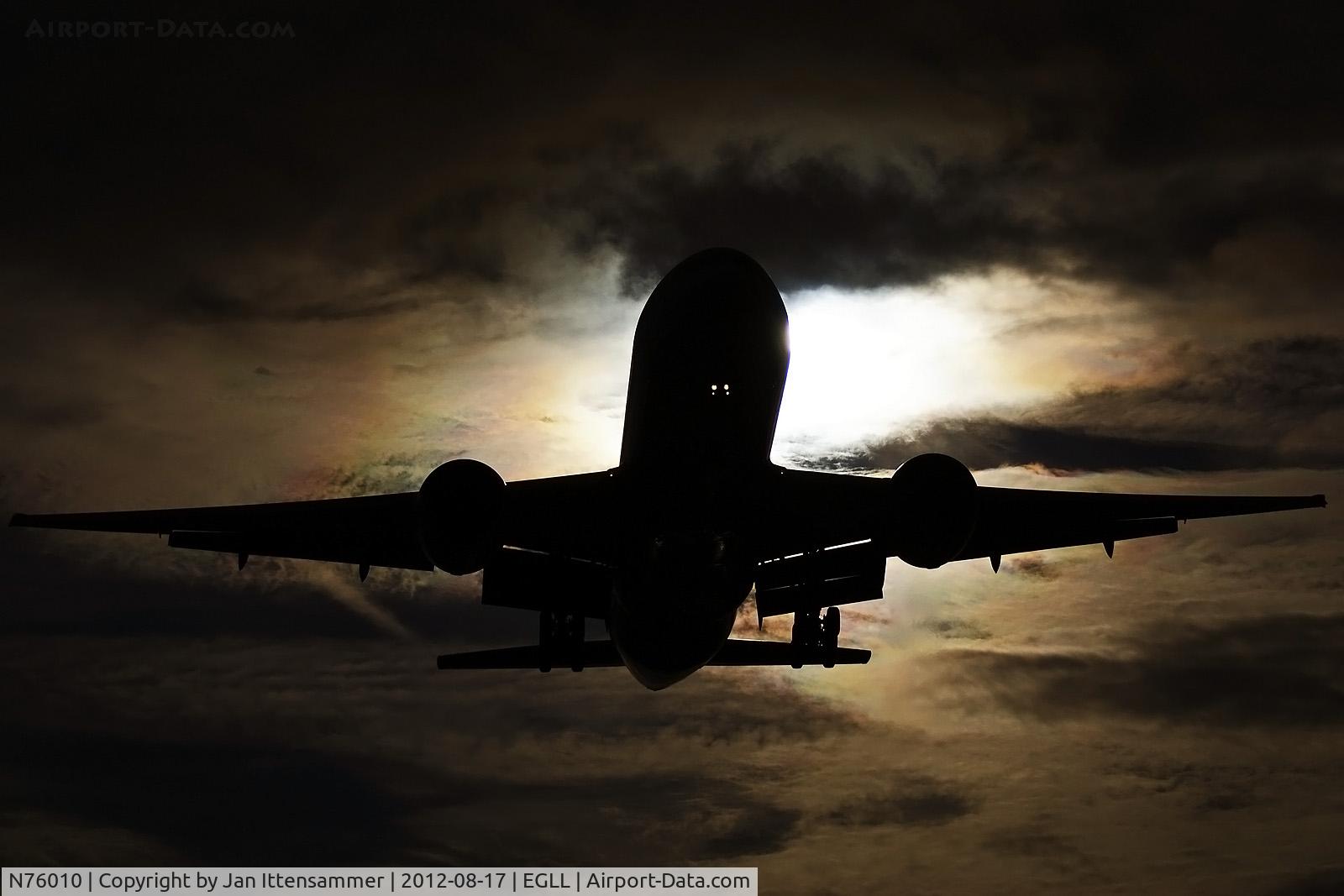 N76010, 1999 Boeing 777-224/ER C/N 29480, -