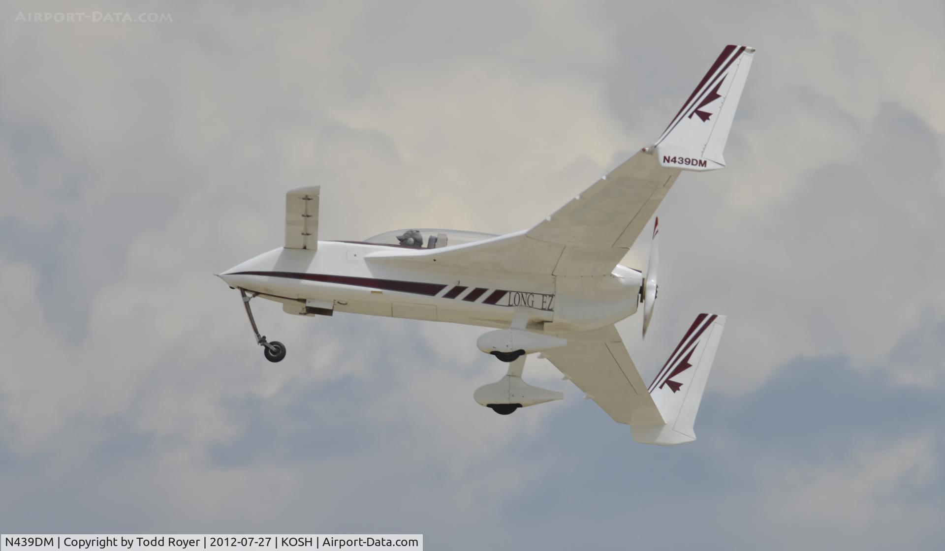 N439DM, 1983 Rutan Long-EZ C/N 1057, Departing Airventure 2012
