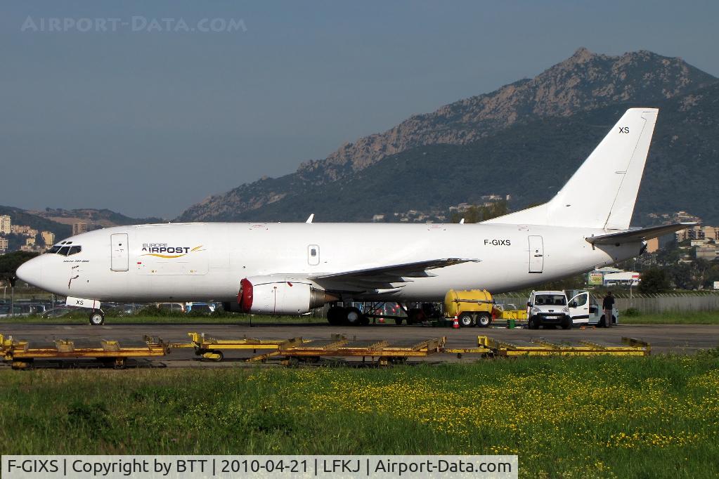 F-GIXS, 1994 Boeing 737-36QCF C/N 27347, in front of post building